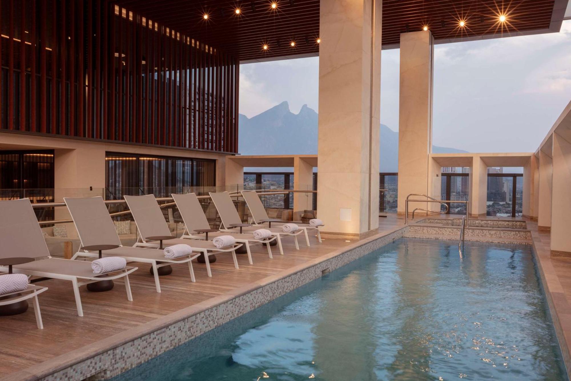 Hilton Monterrey Valle Ngoại thất bức ảnh